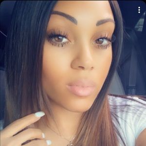 Meet your Posher, Delana